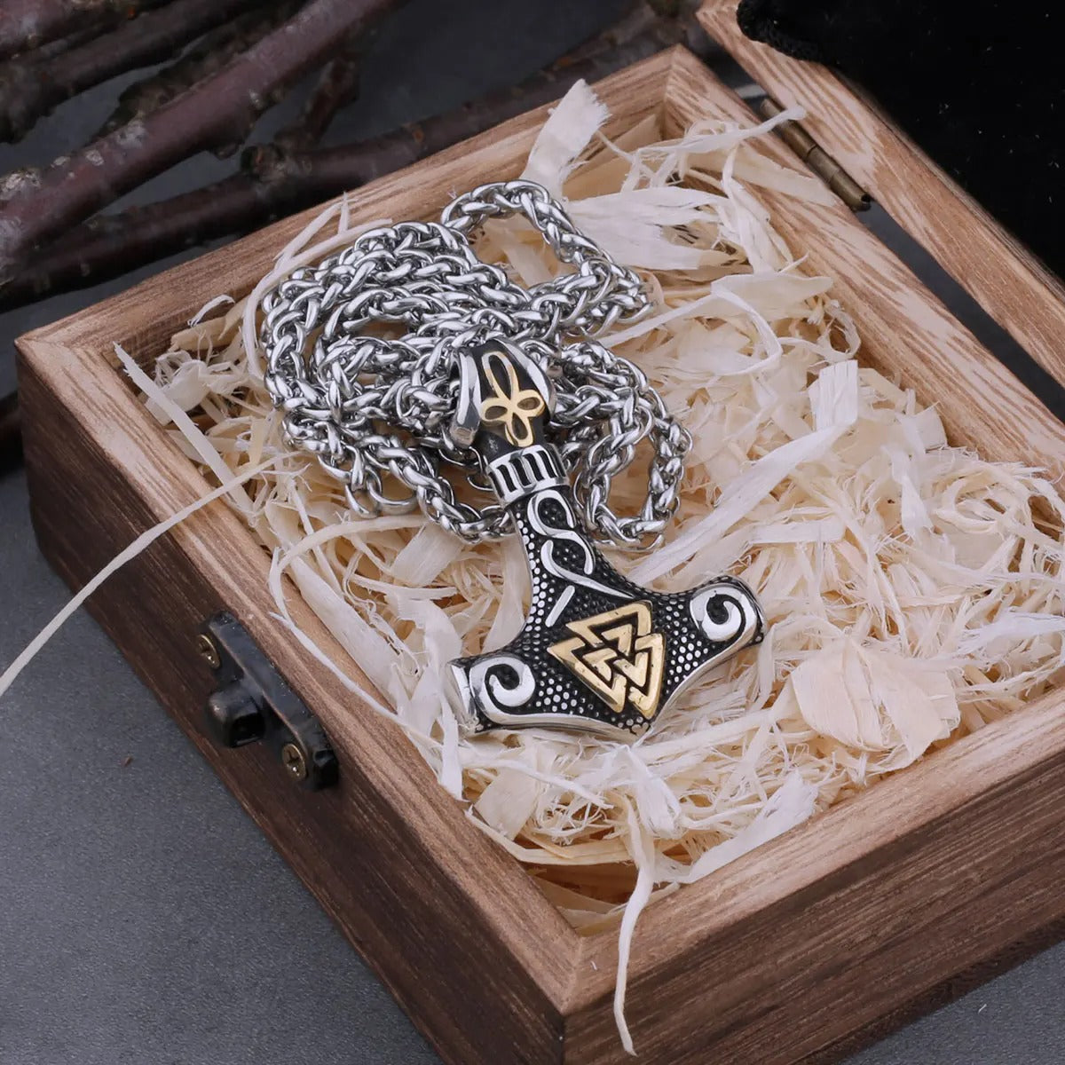 WIKINGERHALSKETTE - MJOLNIR MIT VALKNUT