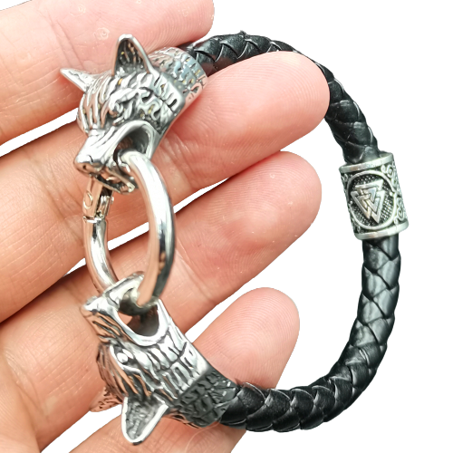 Lederarmband mit Wolfsköpfen und einer Valknut-Perle