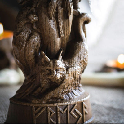 Freyja Nordische Göttin, Holzschnitzerei Skulptur