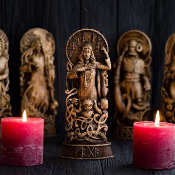 Frigg Königin von Asgard, Nordische Göttin Handgeschnitzte Holzstatue