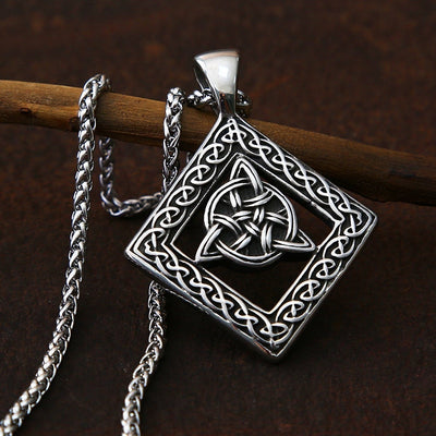 Wikinger Kette Triquetra