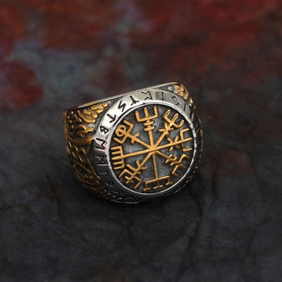 Wikinger Ring Goldenes Vegvisir-Symbol
