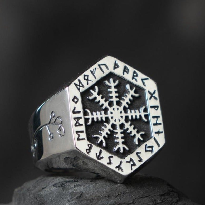 Wikinger Ring Aegishjalmur Runen